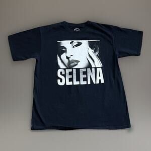 Selena Shirt size L Black Official Concert Tee Latin Music Icon 2021 Graphic
